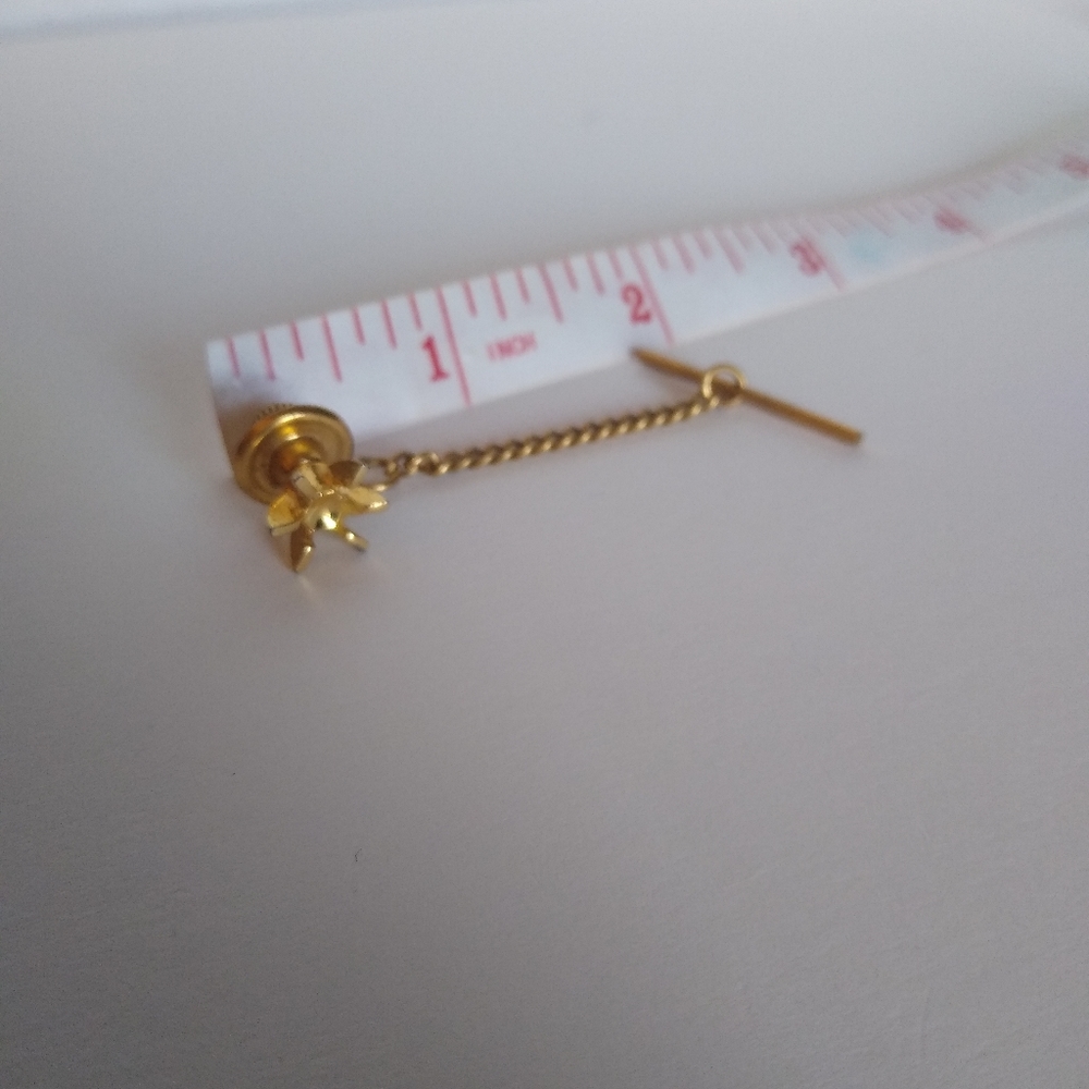 Tie Tack Gold Tone Starburst 1970s Mad Men Style One-of-a-Kind Vintage Gift - Picture 8 of 9